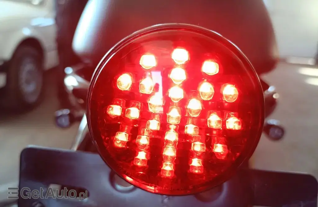 ENFIELD ROYAL Interceptor 650 