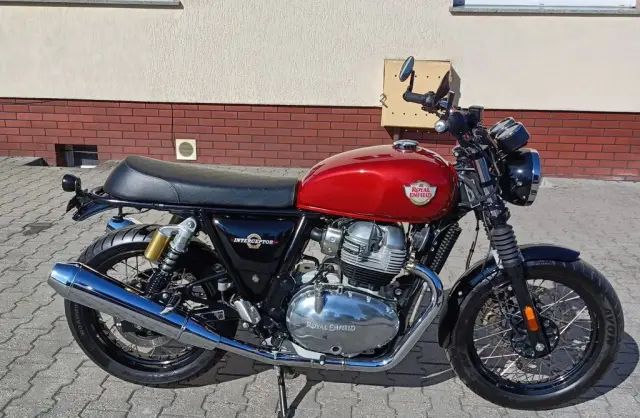 ENFIELD ROYAL Interceptor 650 