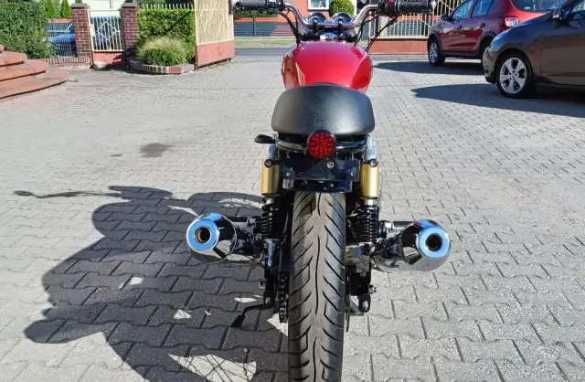 ENFIELD ROYAL Interceptor 650 