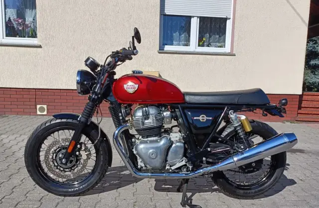 ENFIELD ROYAL Interceptor 650 