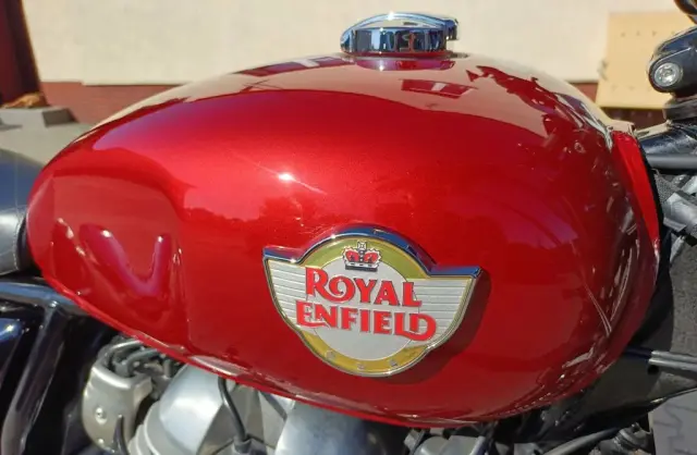ENFIELD ROYAL Interceptor 650 