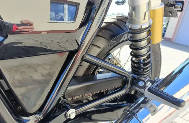 ENFIELD ROYAL Interceptor 650 