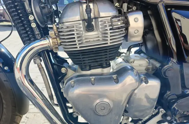 ENFIELD ROYAL Interceptor 650 