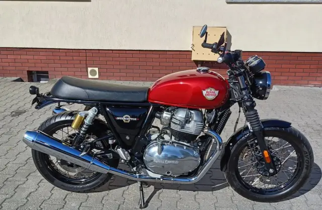 ENFIELD ROYAL Interceptor 650 