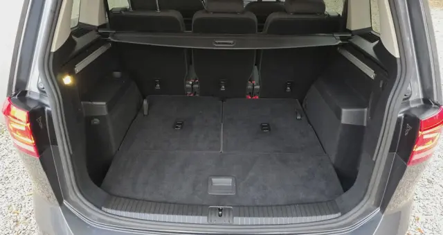 VOLKSWAGEN Touran 2.0 TDI BMT IQ Drive DSG