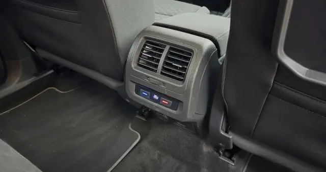 VOLKSWAGEN Touran 2.0 TDI BMT IQ Drive DSG