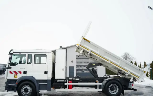 MAN TGM 18.340 / 4X2 / 3 STRONNA WYWROTKA / HYDROBURTA / BRYGADÓWKA 7 MIEJSC / BORDMATIC 