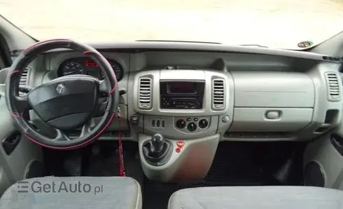 RENAULT Trafic 