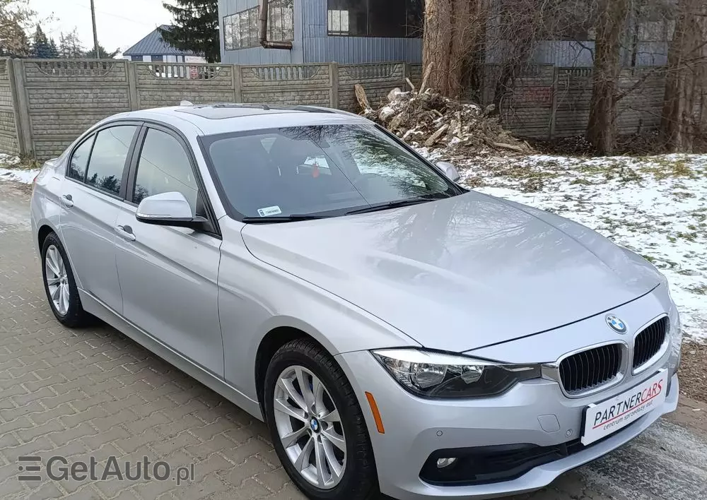 BMW Seria 3 320i Advantage