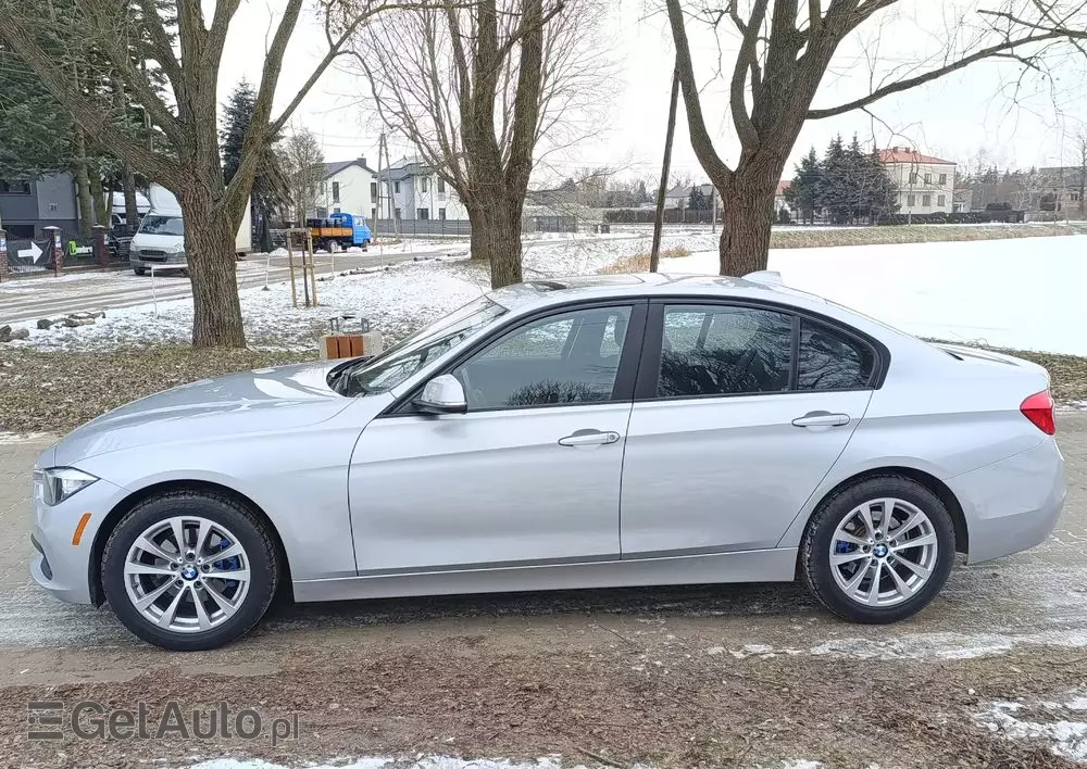 BMW Seria 3 320i Advantage