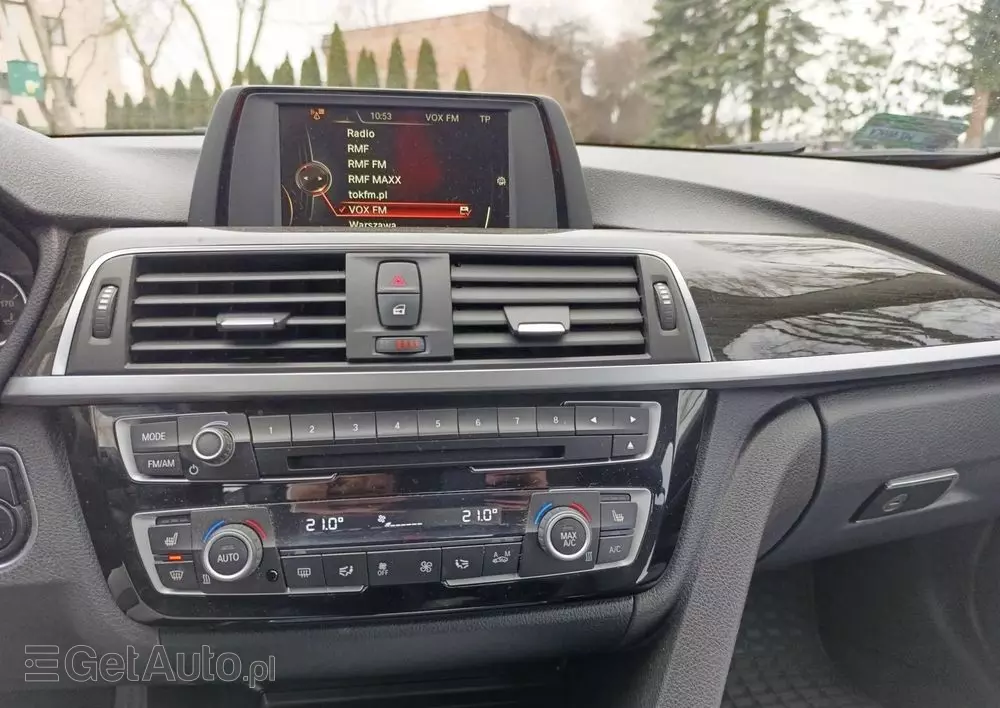 BMW Seria 3 320i Advantage