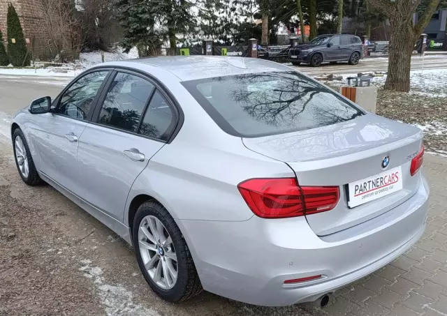 BMW Seria 3 320i Advantage