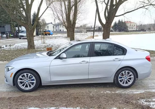 BMW Seria 3 320i Advantage