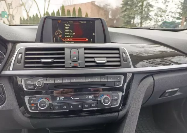 BMW Seria 3 320i Advantage