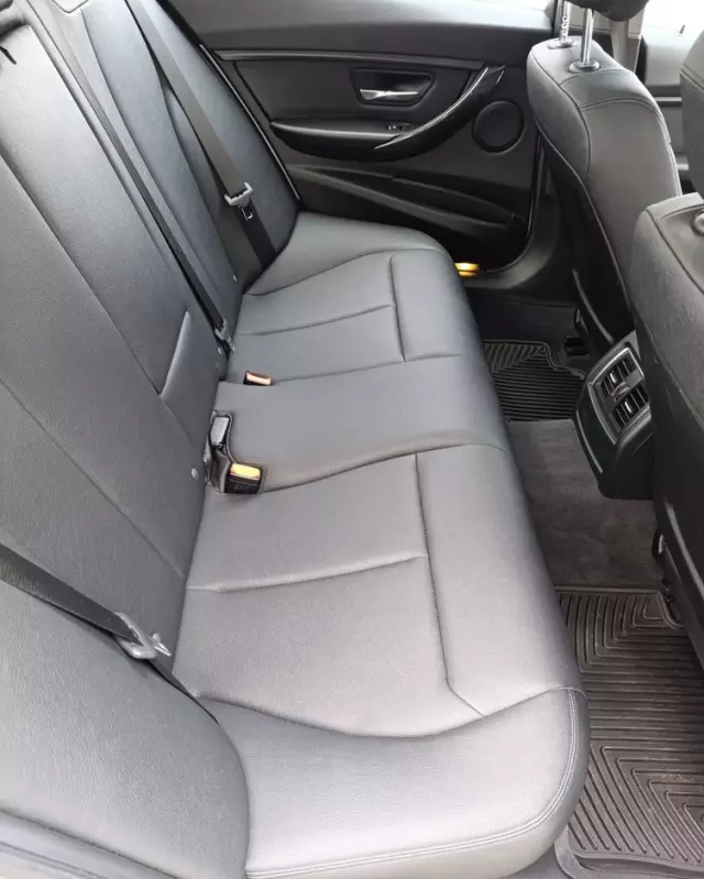 BMW Seria 3 320i Advantage