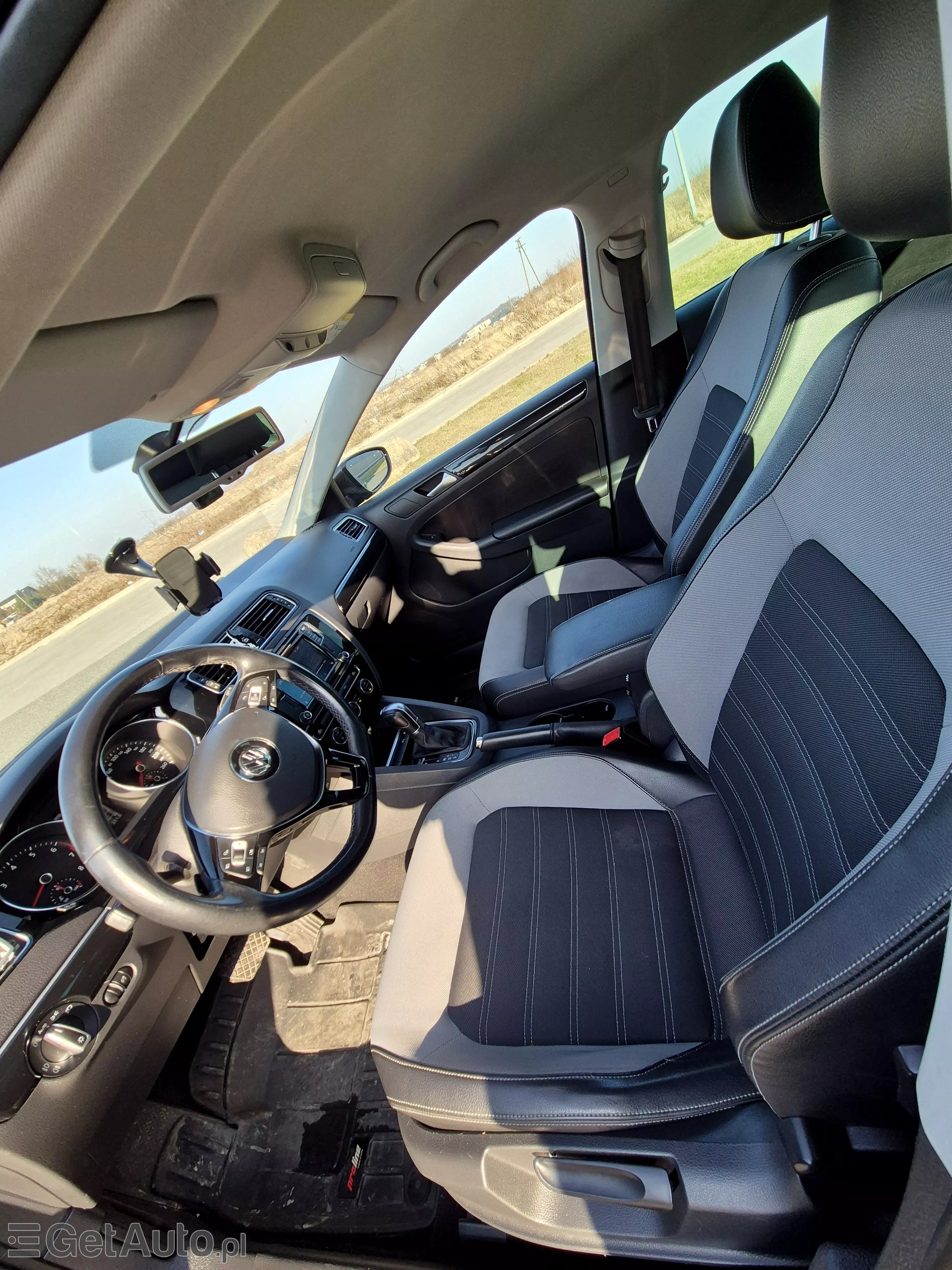 VOLKSWAGEN Jetta Highline DSG