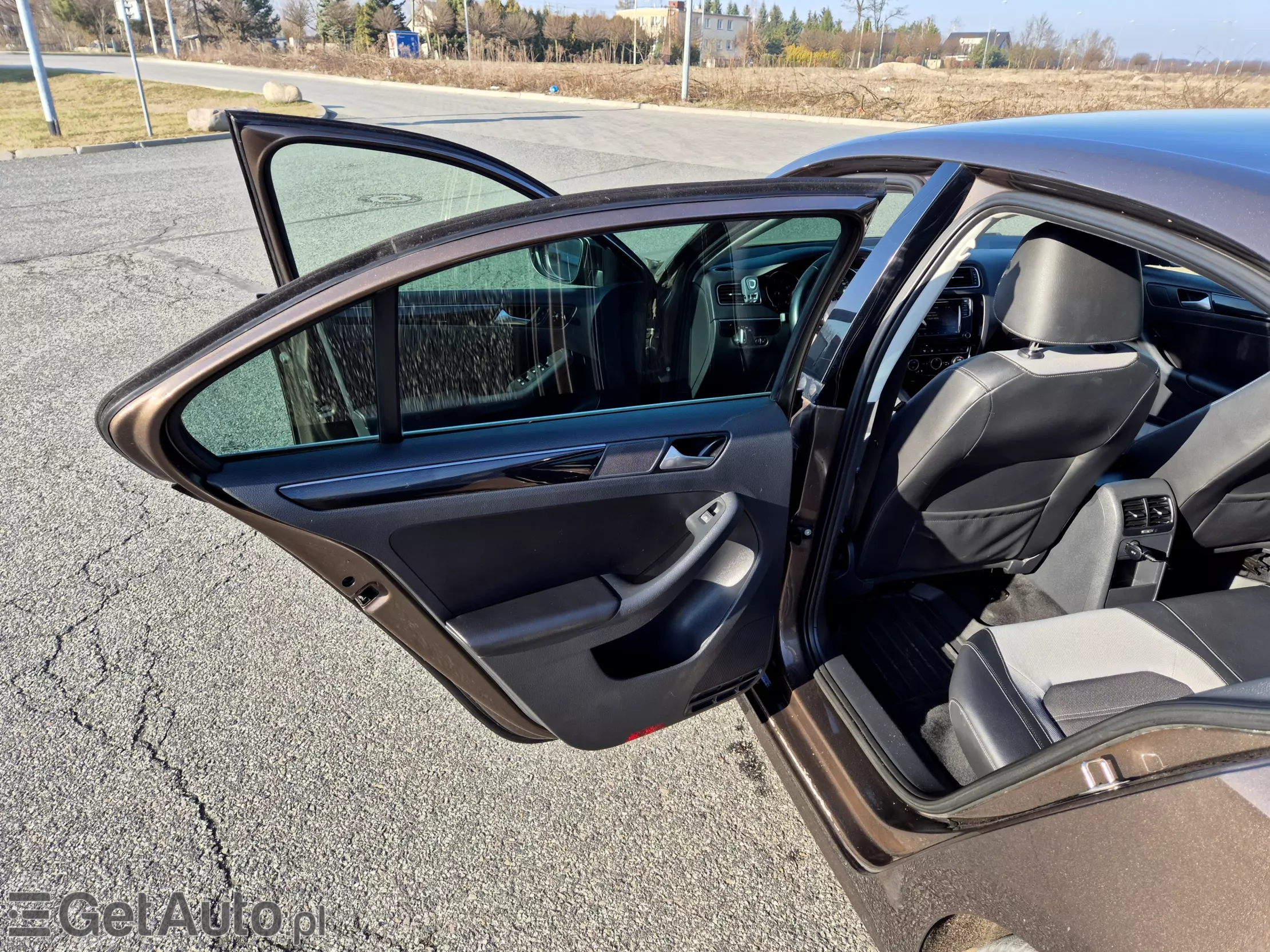 VOLKSWAGEN Jetta Highline DSG