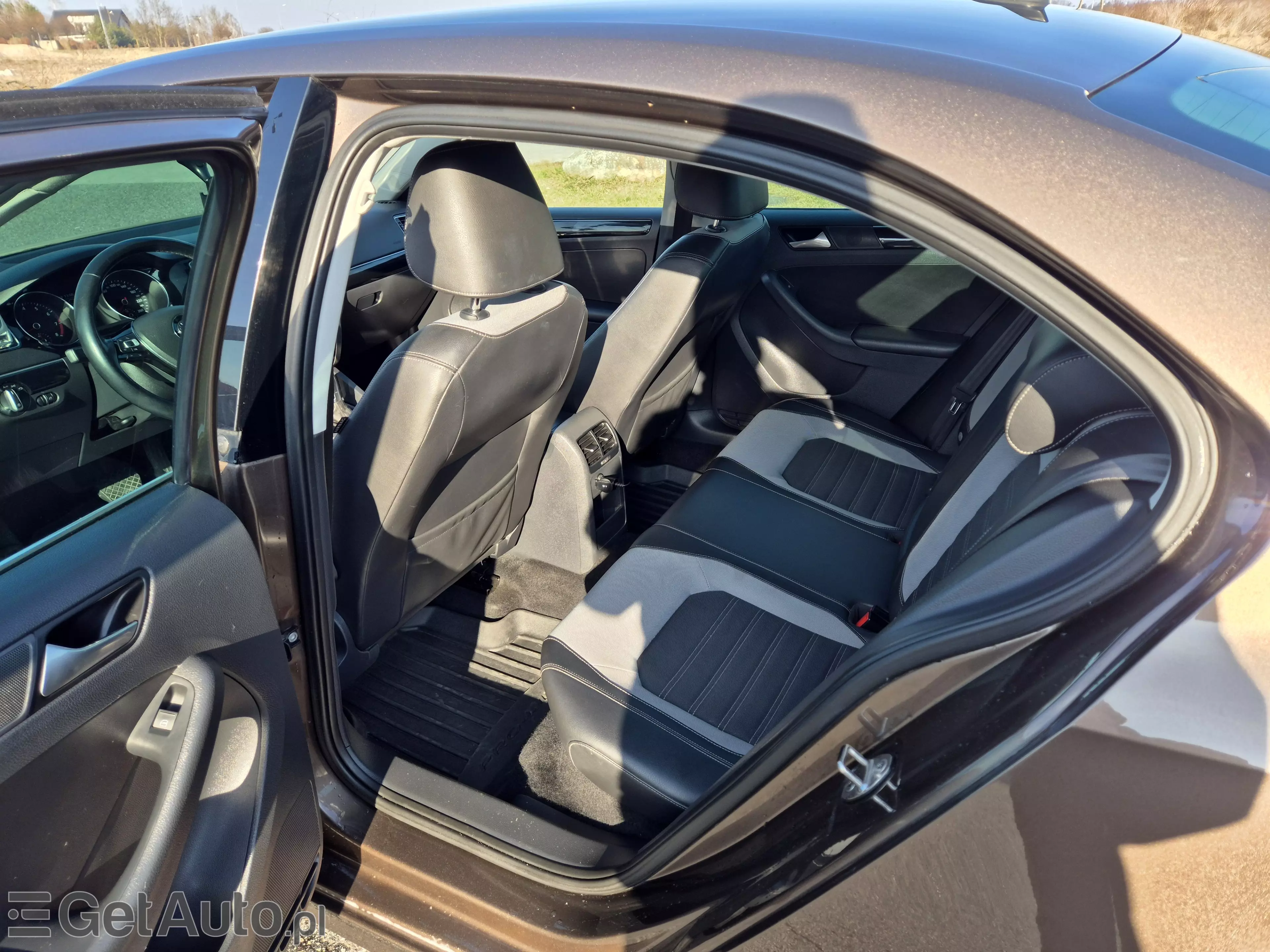 VOLKSWAGEN Jetta Highline DSG