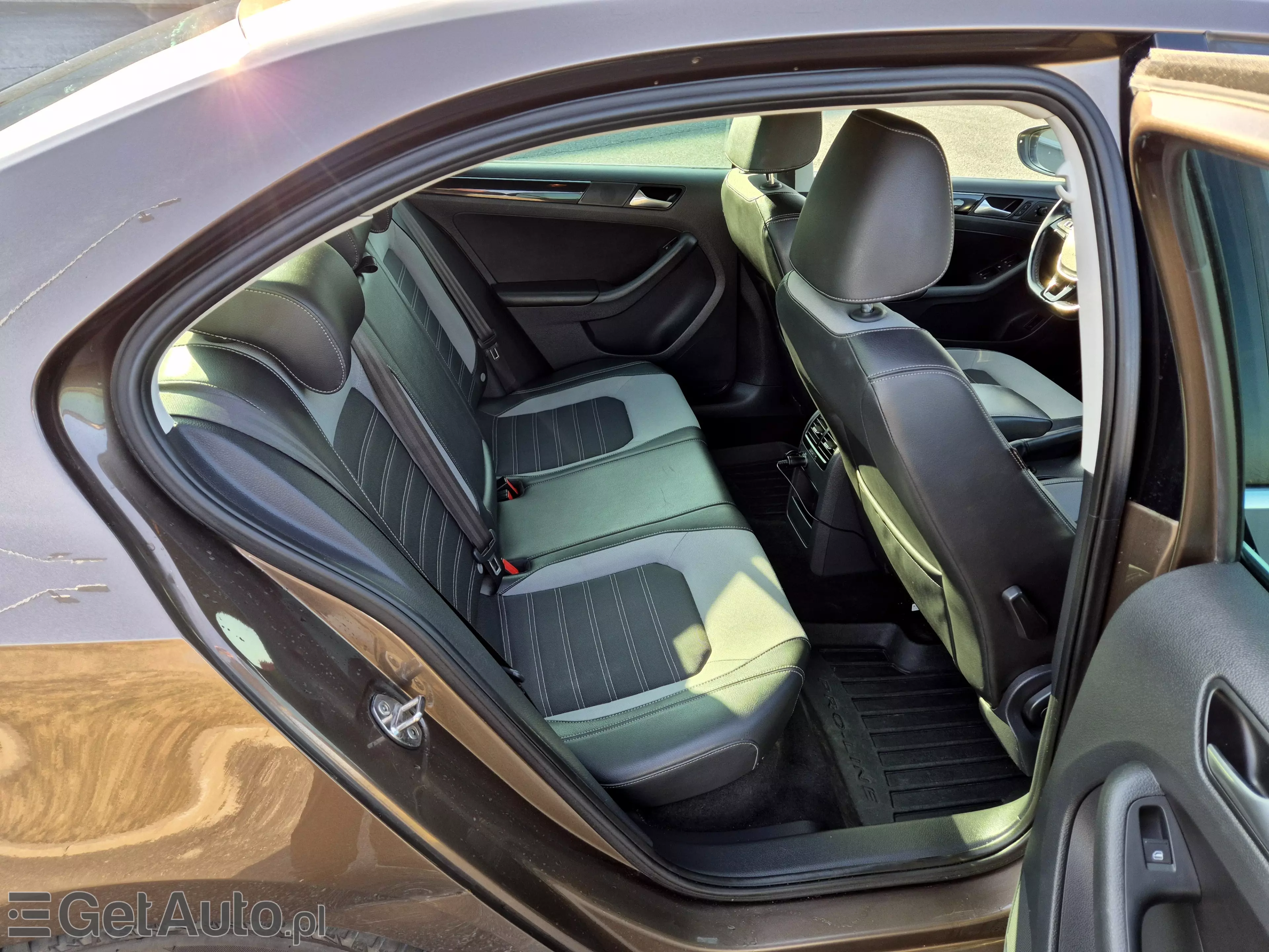 VOLKSWAGEN Jetta Highline DSG