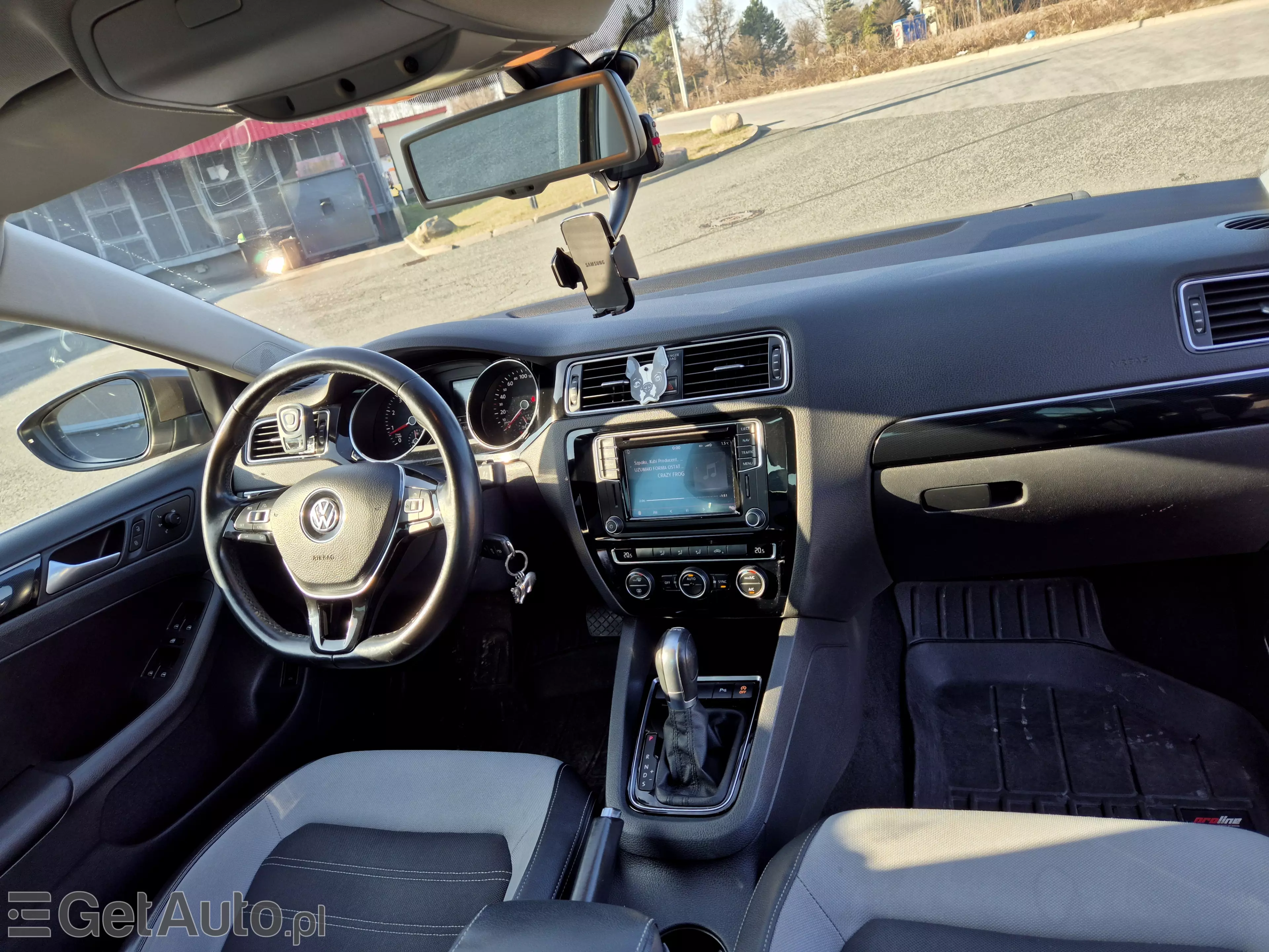 VOLKSWAGEN Jetta Highline DSG