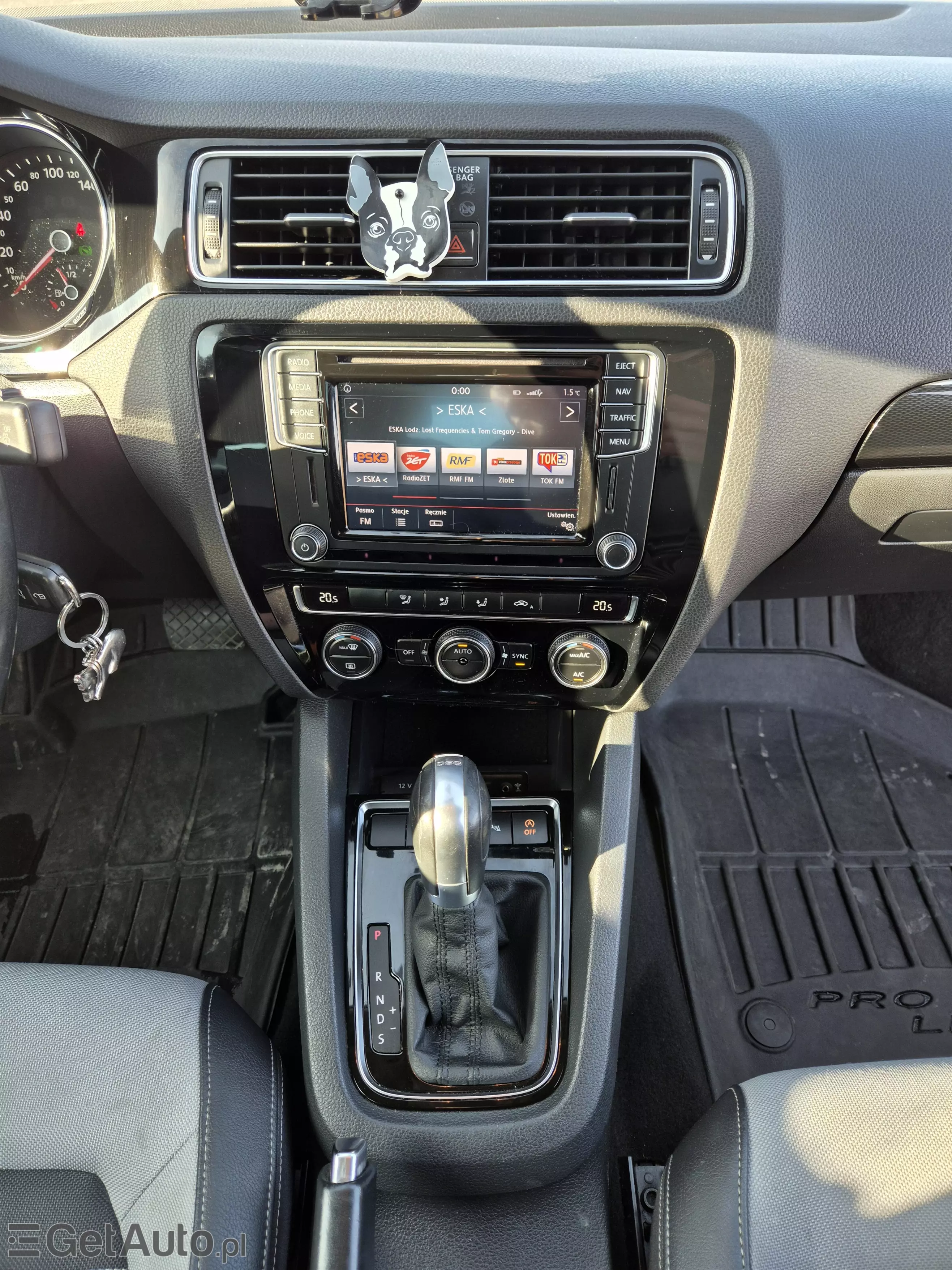 VOLKSWAGEN Jetta Highline DSG