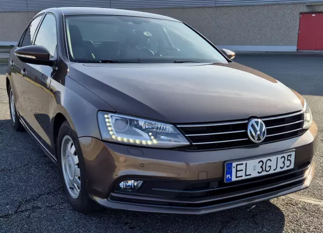 VOLKSWAGEN Jetta Highline DSG
