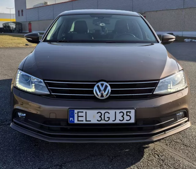 VOLKSWAGEN Jetta Highline DSG