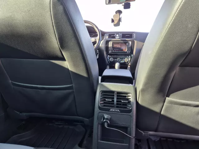 VOLKSWAGEN Jetta Highline DSG