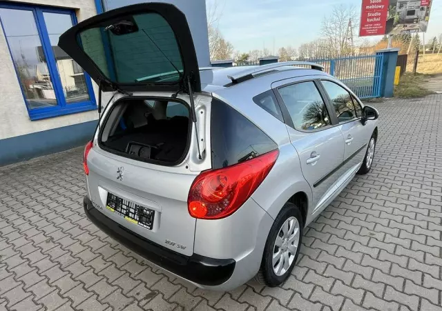 PEUGEOT 207 