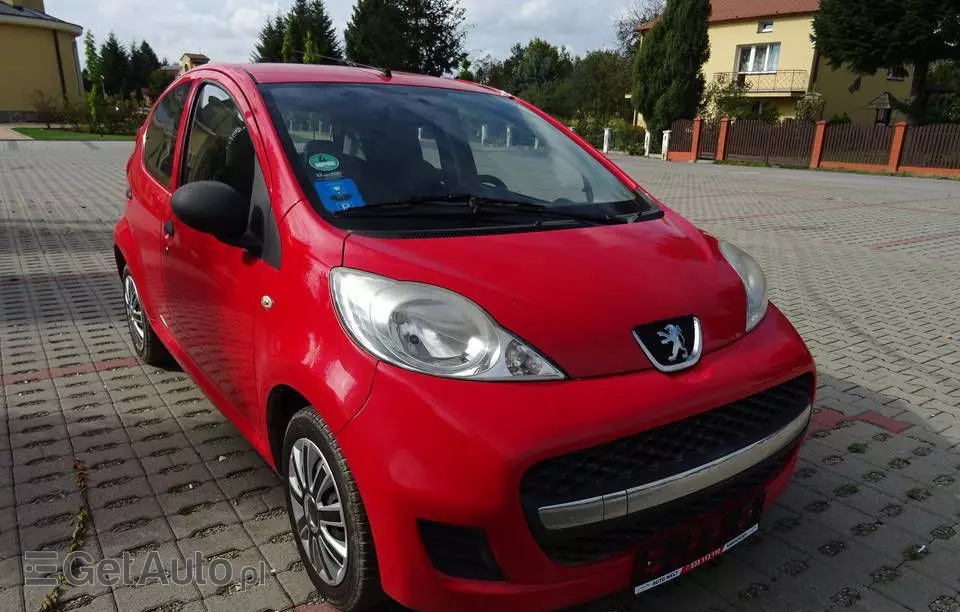 PEUGEOT 107 
