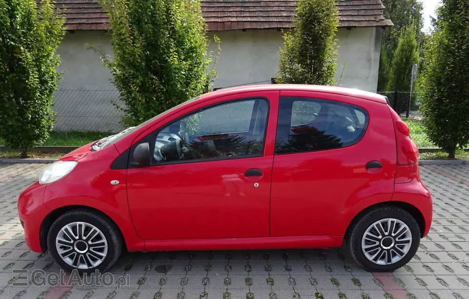 PEUGEOT 107 