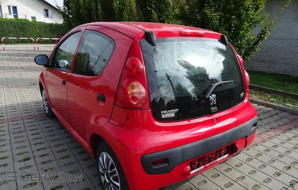 PEUGEOT 107 