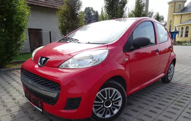 PEUGEOT 107 