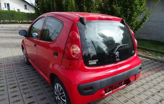 PEUGEOT 107 