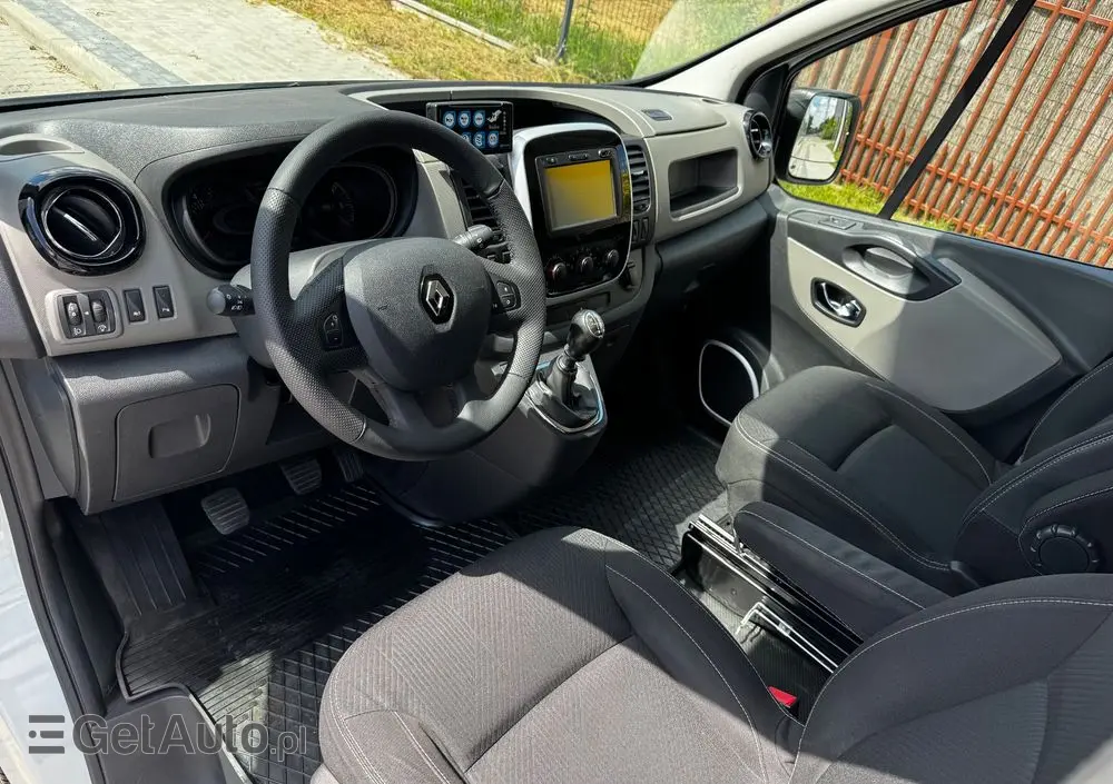 RENAULT Trafic 