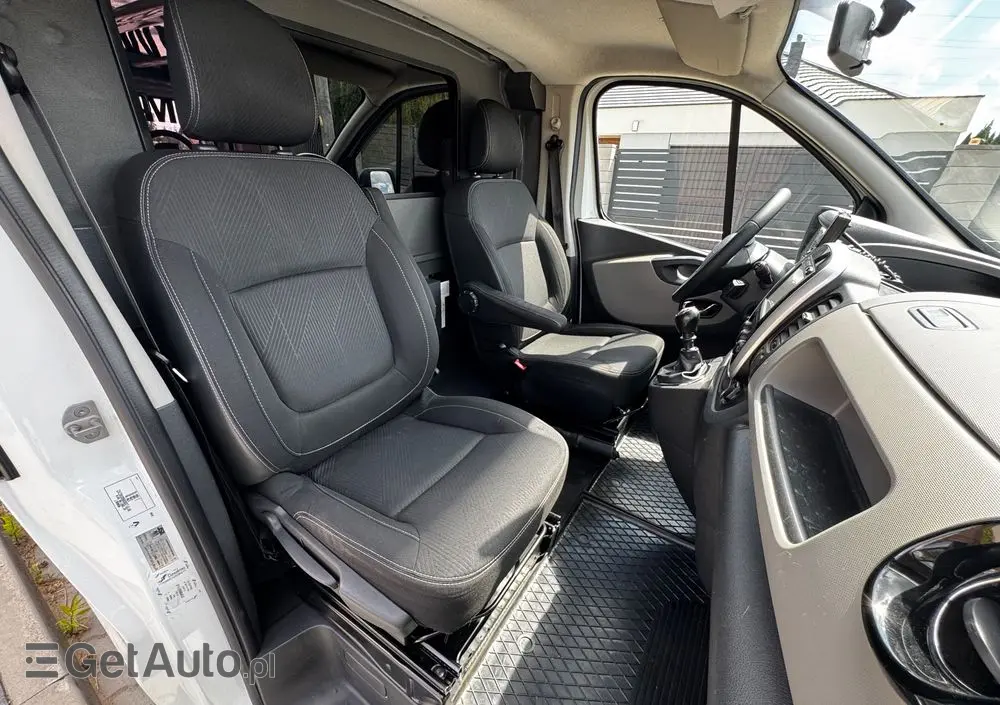 RENAULT Trafic 