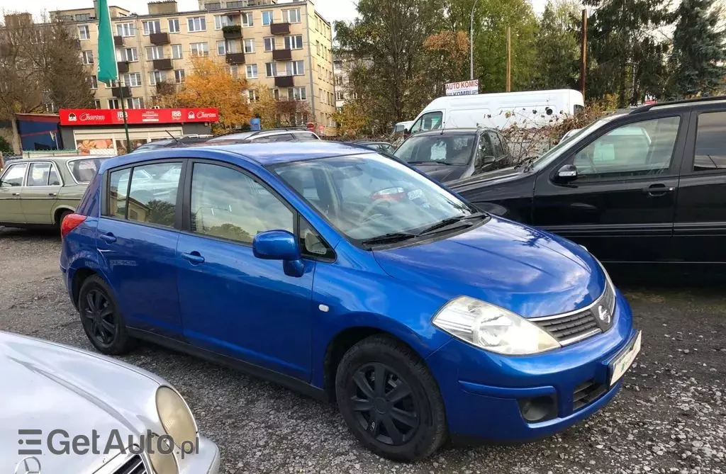 NISSAN Tiida 
