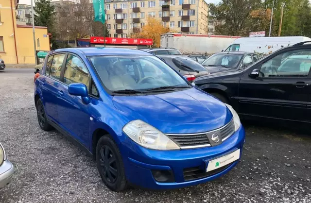 NISSAN Tiida 