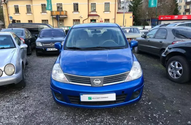 NISSAN Tiida 