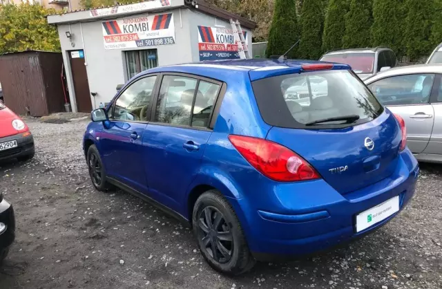 NISSAN Tiida 
