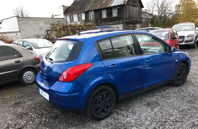 NISSAN Tiida 