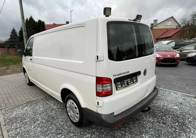 VOLKSWAGEN Transporter 