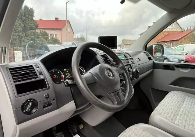 VOLKSWAGEN Transporter 