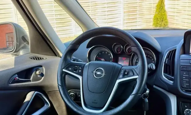 OPEL Zafira 
