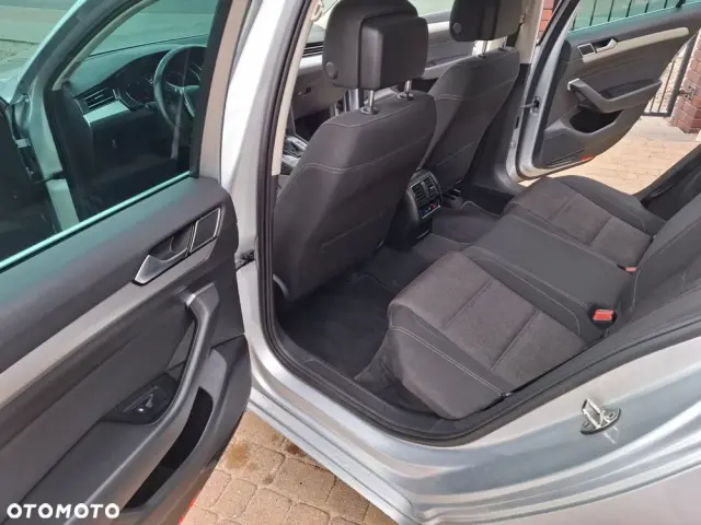 VOLKSWAGEN Passat 2.0 TDI SCR DSG Highline