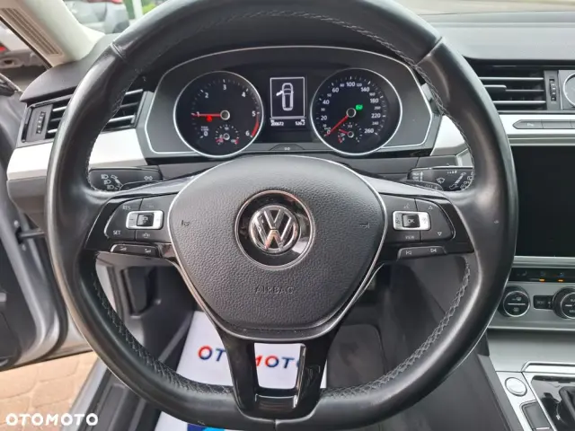 VOLKSWAGEN Passat 2.0 TDI SCR DSG Highline