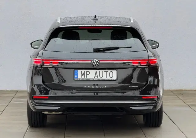 VOLKSWAGEN Passat Variant 2.0 TDI SCR 4Mot Elegance DSG