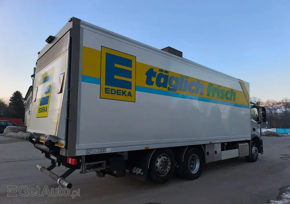 MERCEDES-BENZ ACTROS ANTOS 2543 6X2 CHŁODNIA IZOTERMA OS SKRĘTNA PODNOSZONA SUPER STAN 