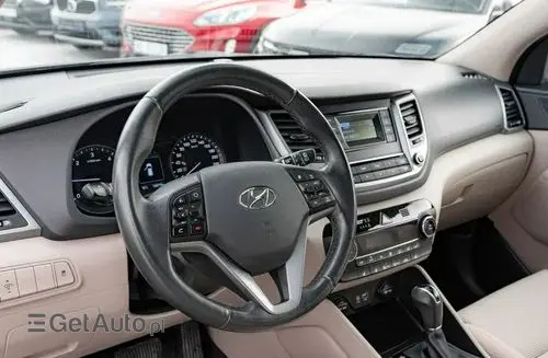 HYUNDAI Tucson 