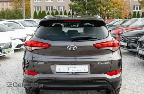 HYUNDAI Tucson 